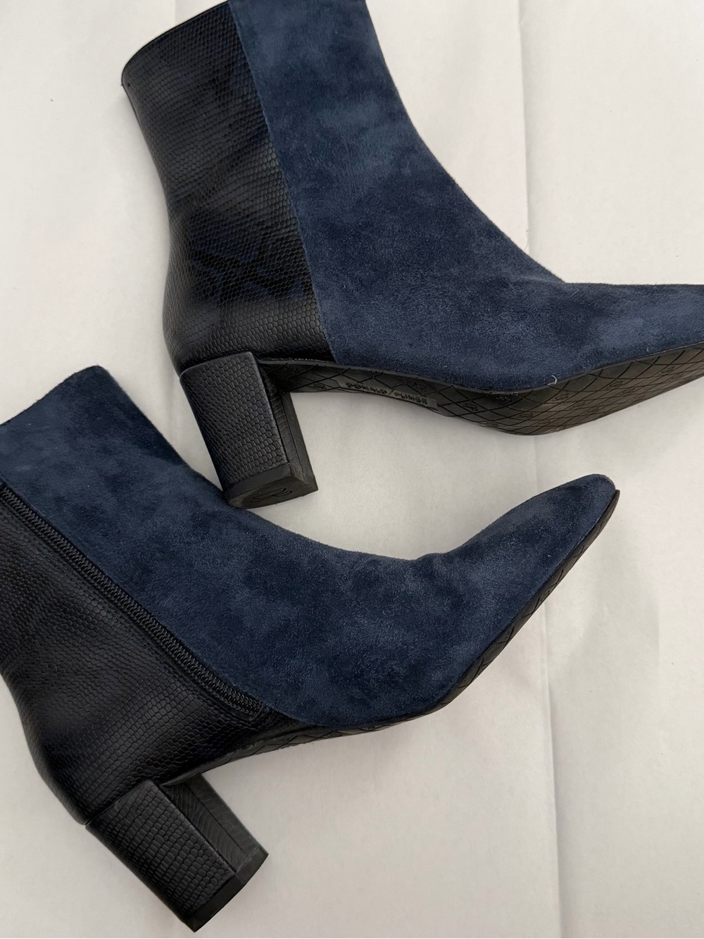 David Pliner Mia Booties - Picture 1 of 4